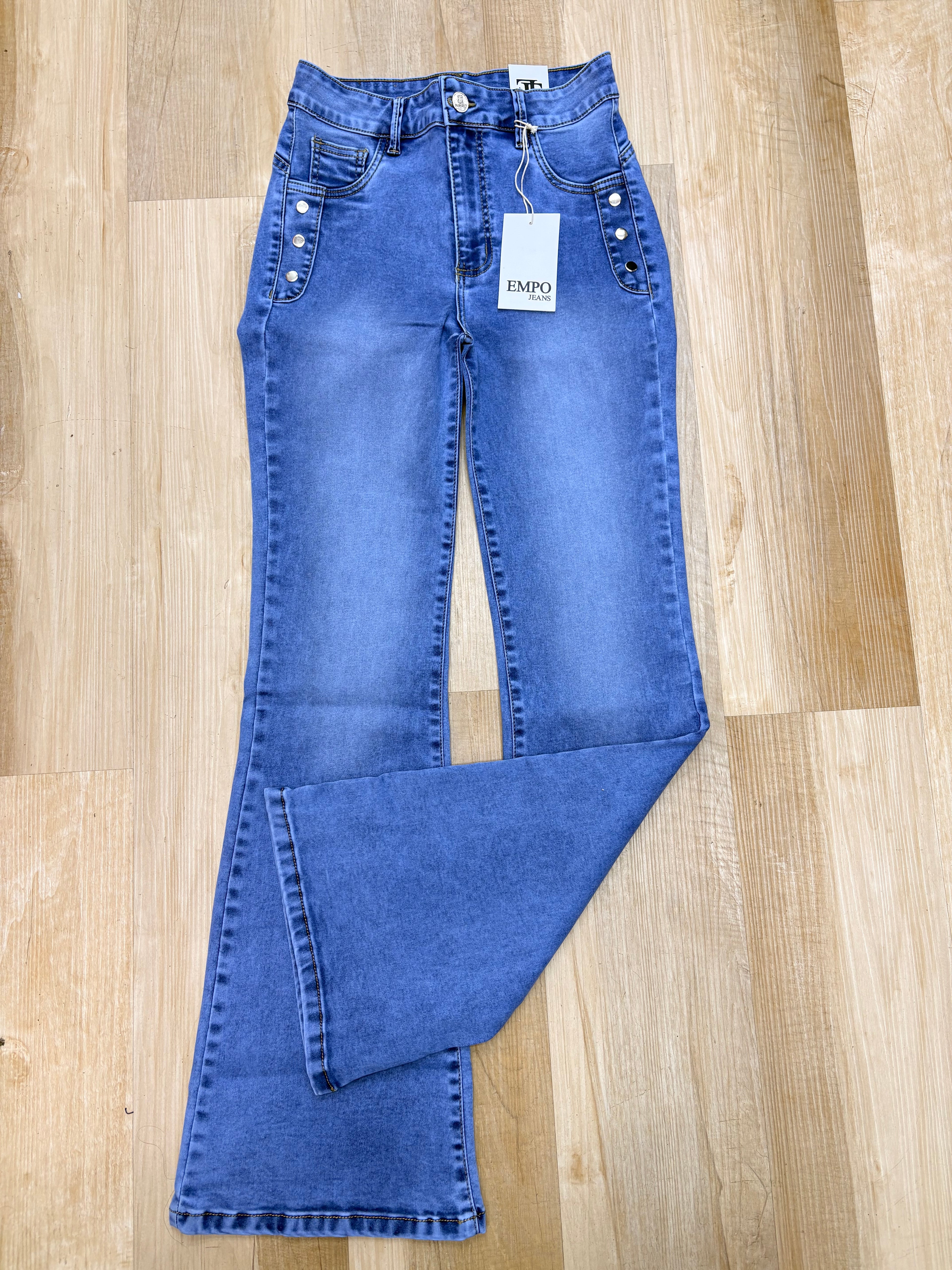 Flared Tachas Diva Celeste