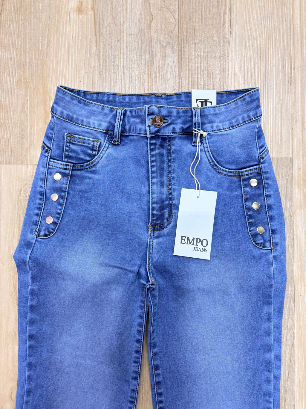 Flared Tachas Diva Celeste