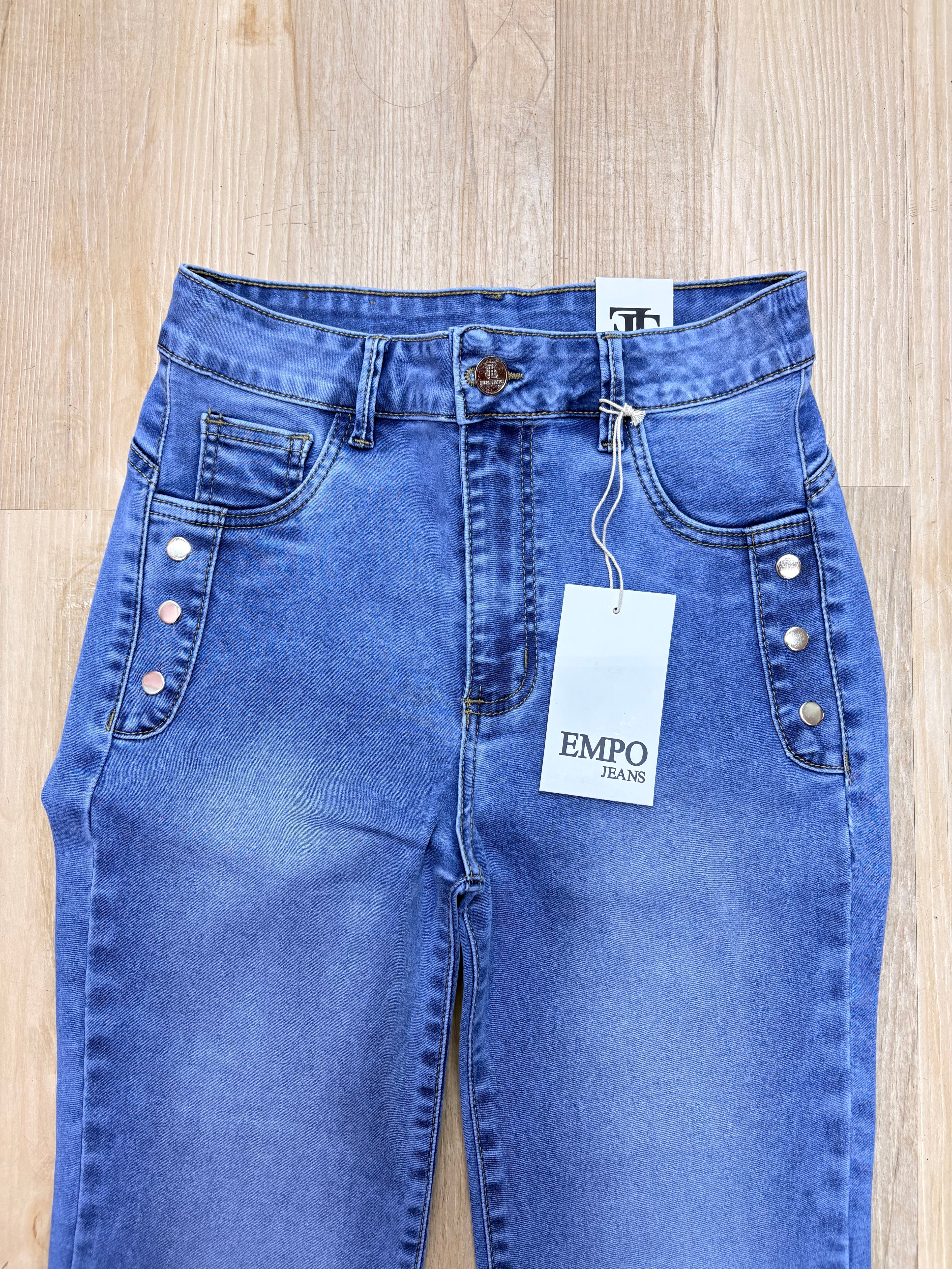 Flared Tachas Diva Celeste
