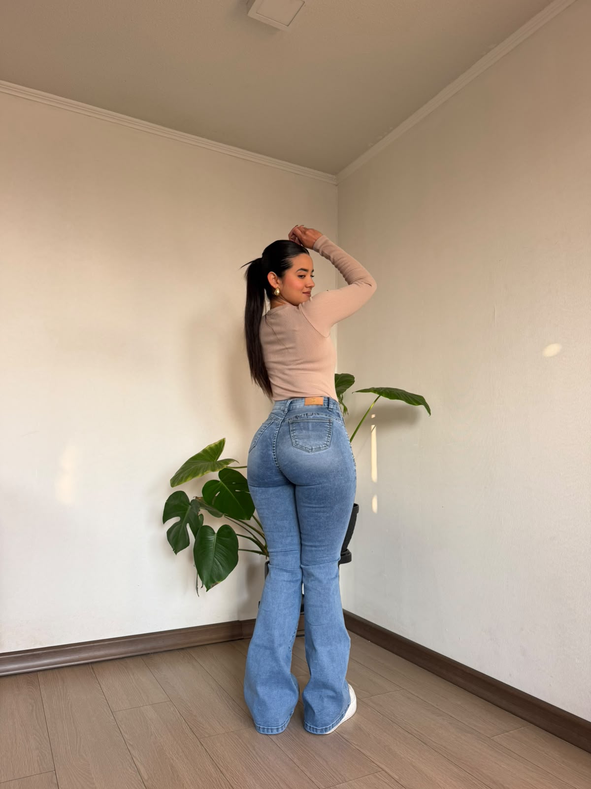 Flared Tachas Diva Celeste