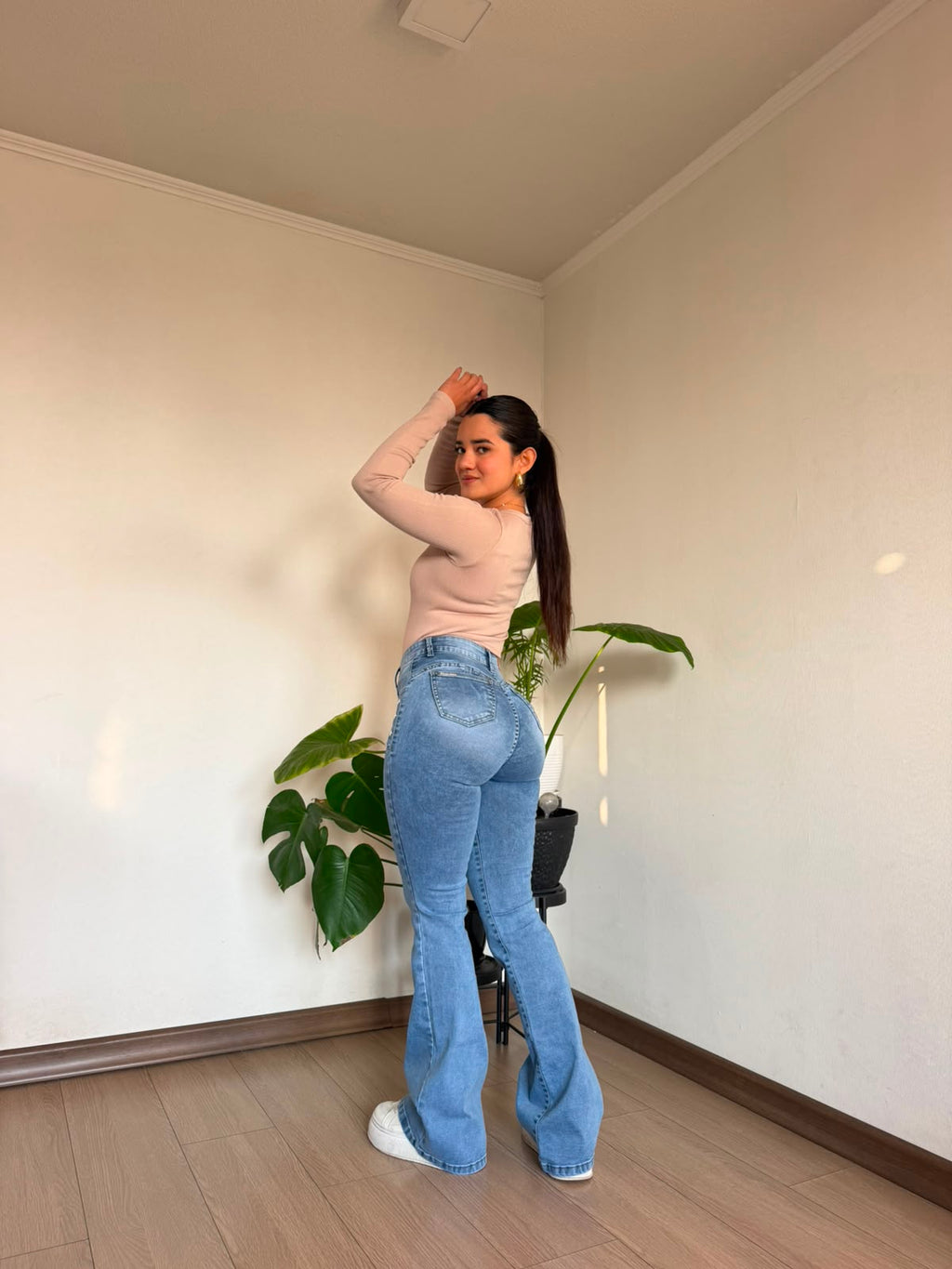 Flared Tachas Diva Celeste