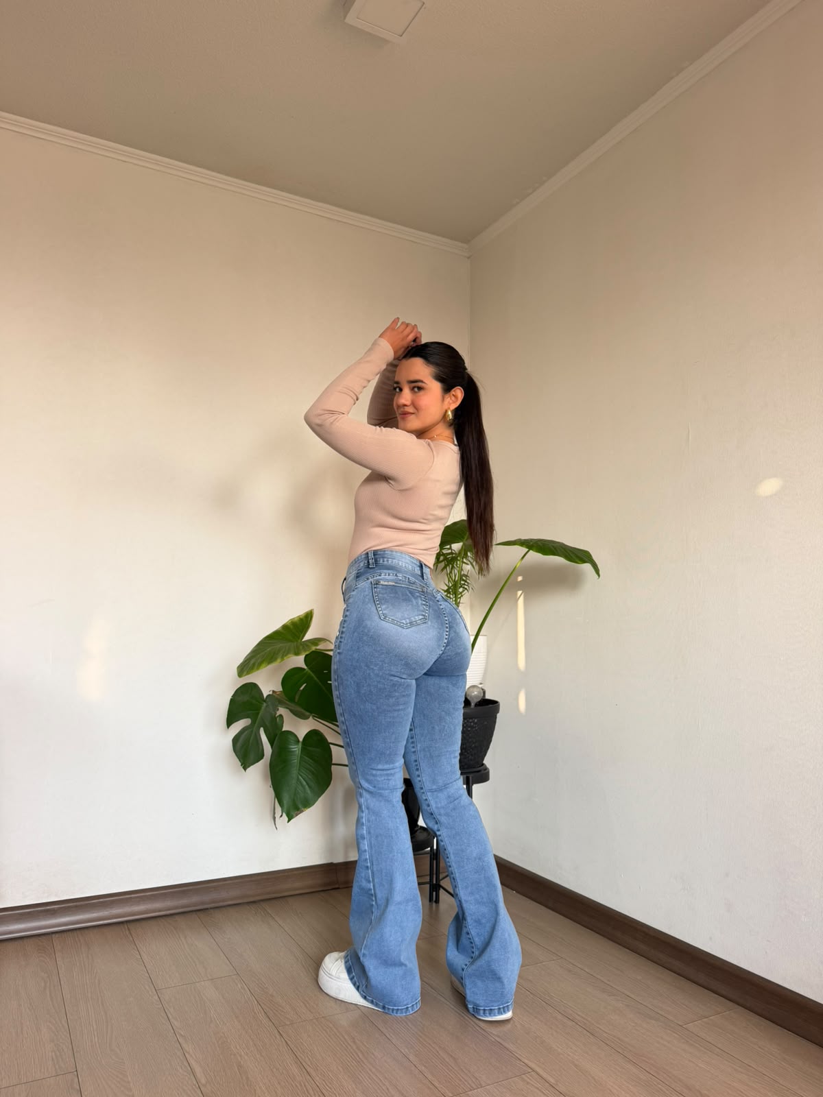 Flared Tachas Diva Celeste